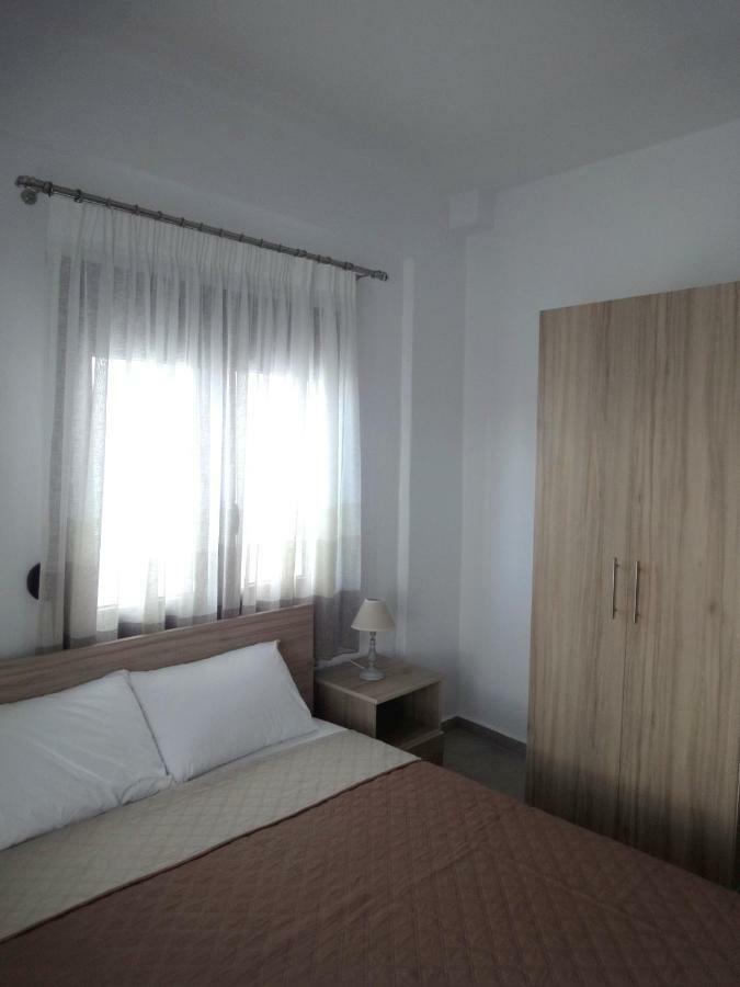 Nikogroup Mona Lisa Appartement Polychrono Buitenkant foto